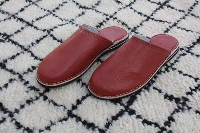 Кожаные мюли Babouches Round Toe – 100% ручная работа в Марокко Berbers – красные для женщин и мужчин.