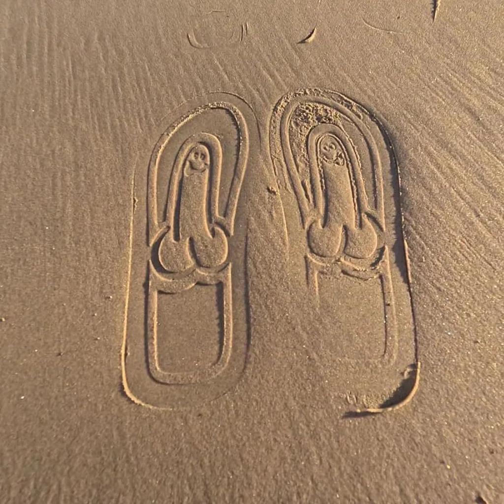 Hidden Bottom Pattern Slippers Interesting Slippers Comfortable Outdoor Beach Shoes Slippers