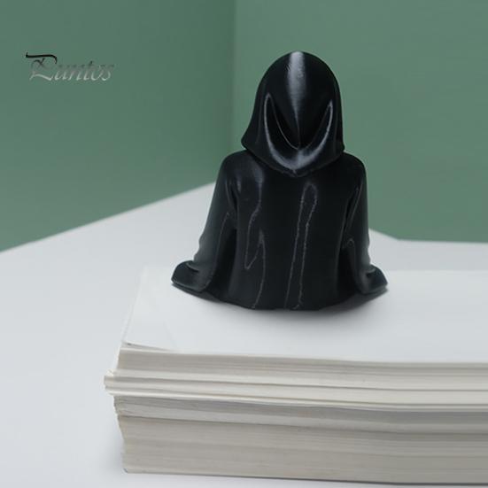 Черная мантия Женщина Сидящая на полке 3D-печатная фигурка, Сидящий с капюшоном Женский настольный орнамент Сидящий, Готическая статуэтка для украшения домашнего офиса книжной полки