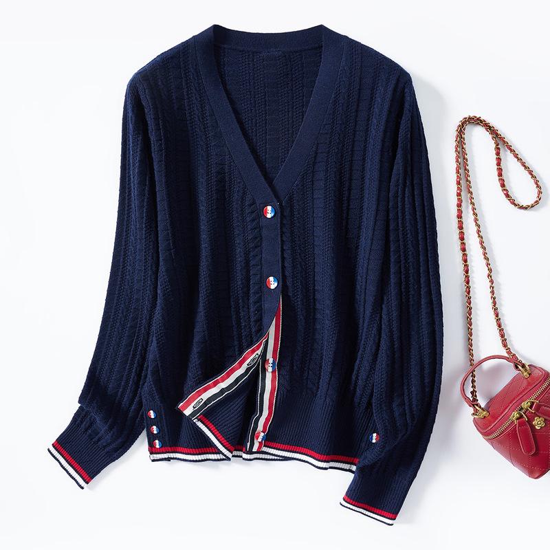 High-end Commuting Cardigan V-Neck Long-Sleeved Contrasting Button Top Plaid Women's Knitted Sweater