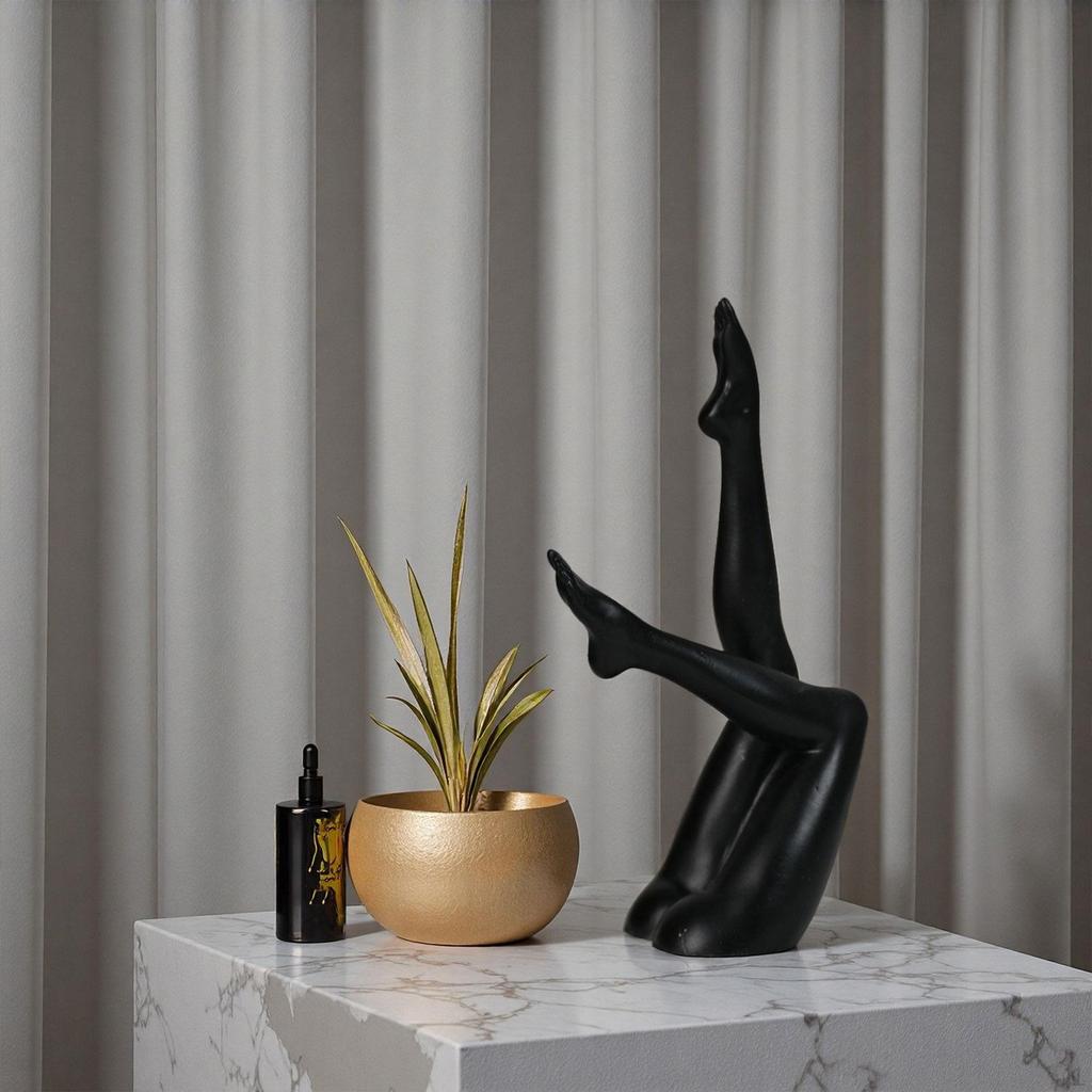 Female Legs Sculpture Desktop Ornament Decor Display Unique Craft Figurine Office Statue for