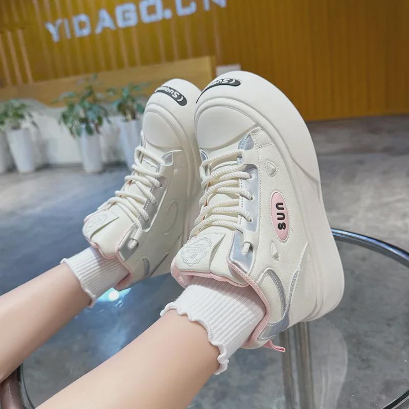 Женские высокие кроссовки на осень 2025 года: Трендовый универсальный белый спортивный повседневный