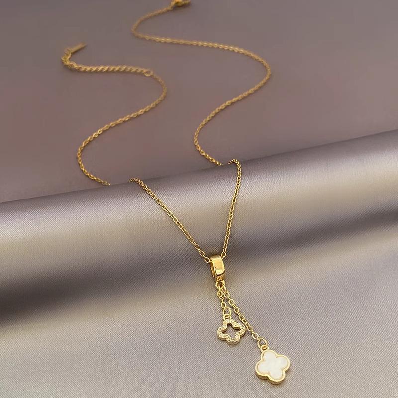 Позолоченное медью ожерелье-подвеска с кисточкой в виде четырехлистного клевера - Элегантное, Минималистичное и Роскошное.