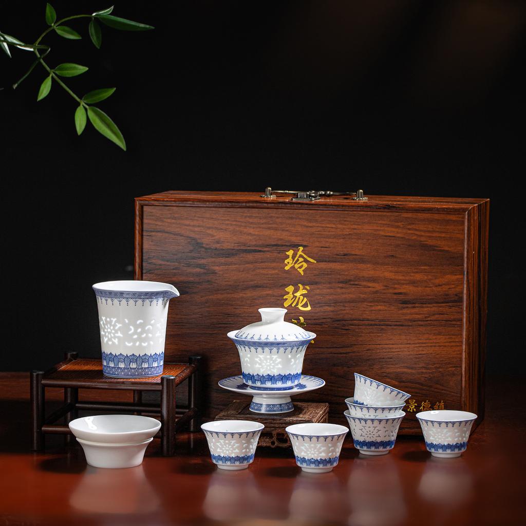 Jingdezhen blue and white glaze red Linglong tea set, a complete set of high-value cover bowl tea set, business gifts