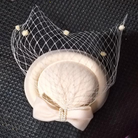 Шляпка-fascinator для женщин, леди 20-х 50-х годов, винтажная шляпка-таблетка, свадебная, для коктейля, чаепития, головной убор с вуалью