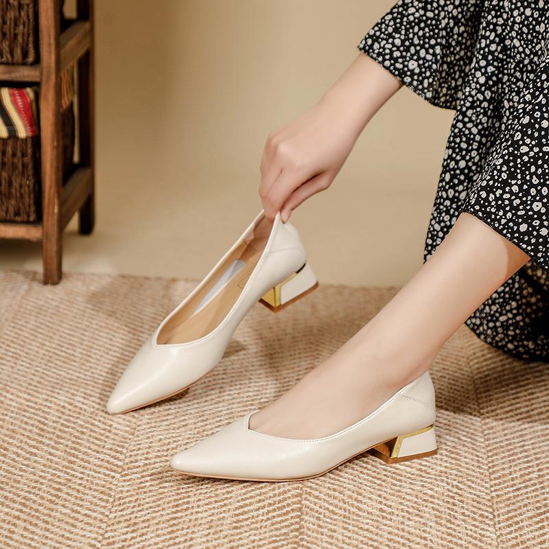 Leather Single Shoes Women's Thick Heel Spring New Mid-heel Fashion Pointed-toed Women's Shoes Shallow Mouth Peas Shoes
