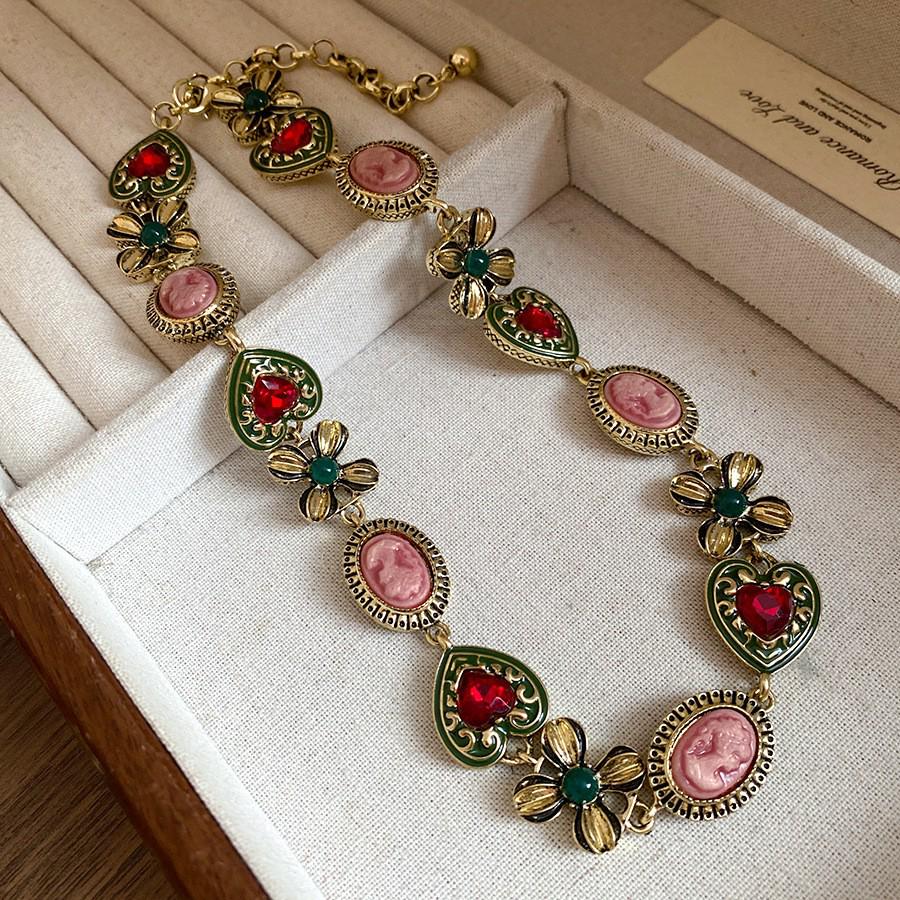 Vintage Rhinestone Flower Heart Necklace - Elegant Retro Clavicle Chain, Light Luxury Style