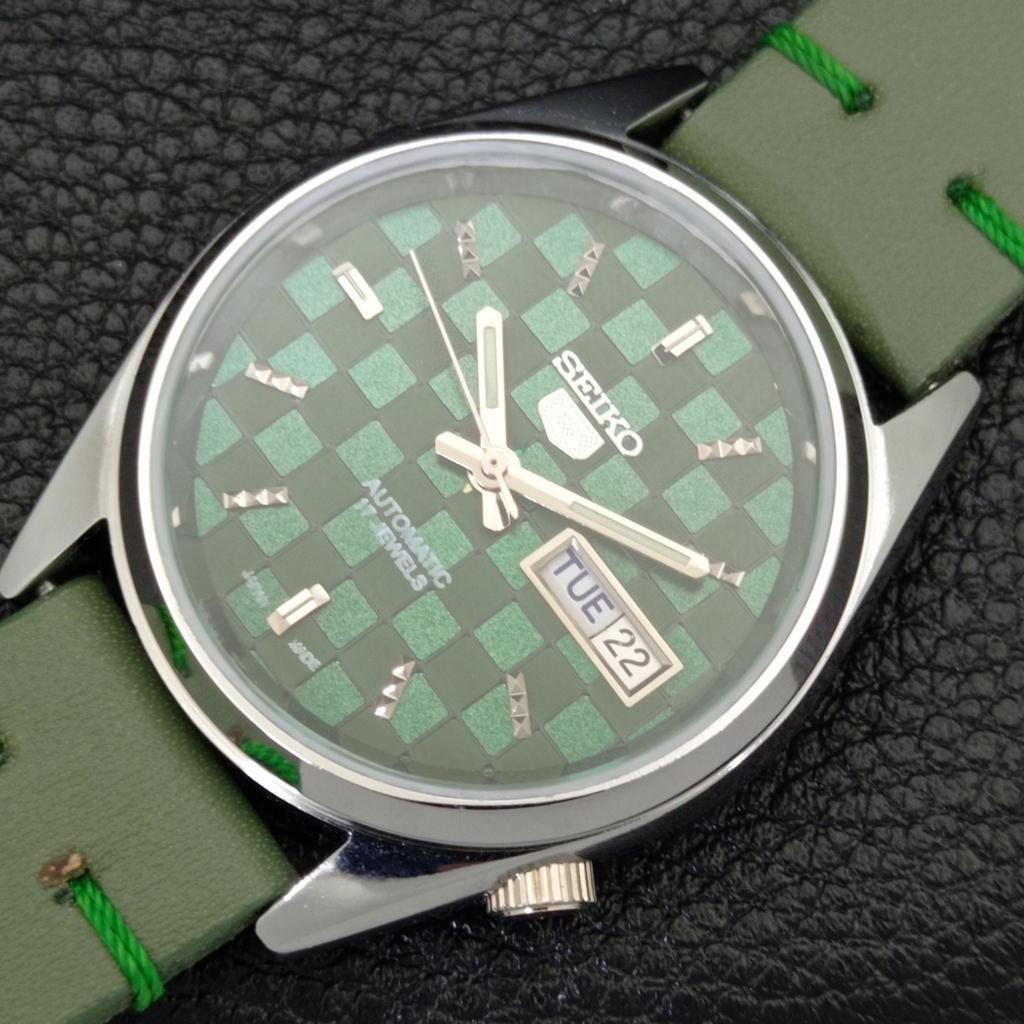 ЯПОНИЯ ВИНТАЖ SEIKO 5 АВТОМАТИЧЕСКИЕ ВОССТАНОВЛЕННЫЕ МУЖСКИЕ ЧАСЫ ЗЕЛЕНЫЙ ЦИФЕРБЛАТ a440424-4