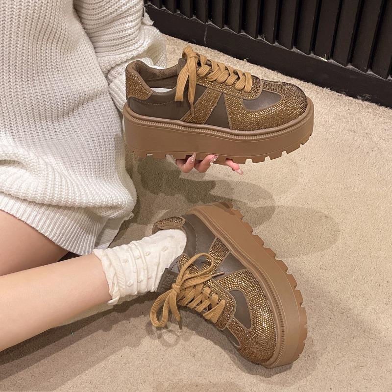 Модные женские повседневные спортивные туфли с толстой подошвой и защитой от столкновений, с ромбовидным узором, ручной работы, тренировочные туфли класса люкс, зимние кроссовки для женщин