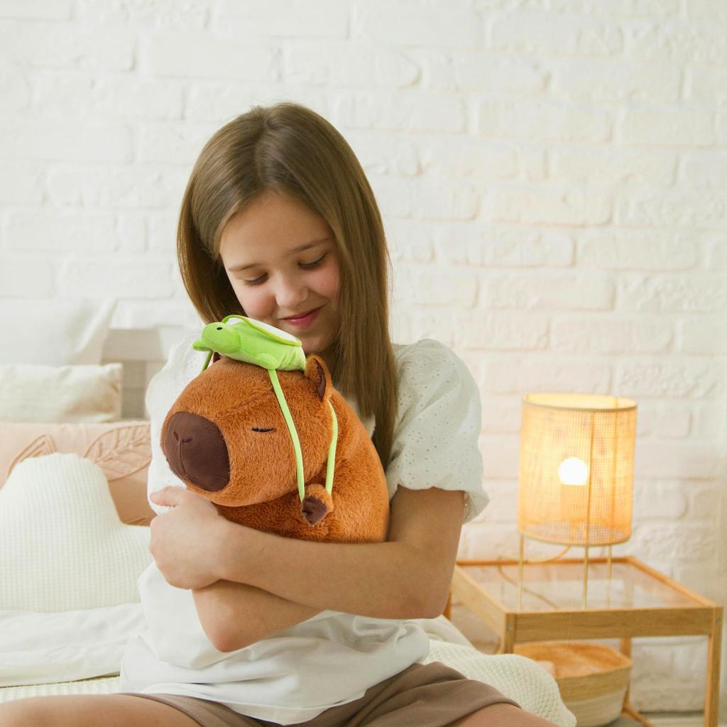 Cute fluffy plush toy, capybara, perfect as a birthday gift, interior decoration, or store decoration. Includes a turtle bag (33cm)