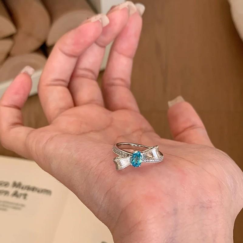 Elegant Lightweight Luxe Copper Ring With Unique Geometry And Glittering Details