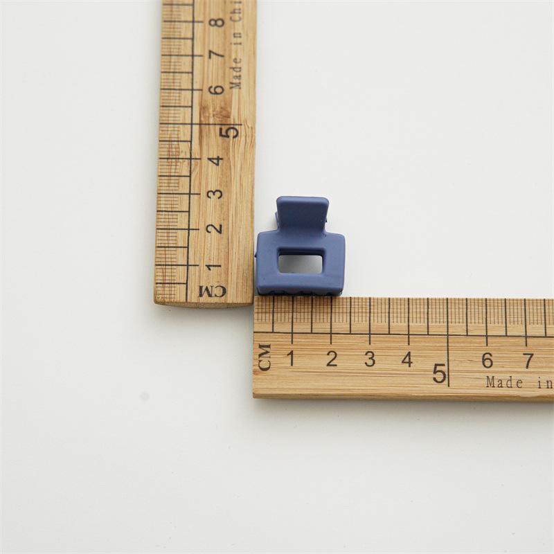 Маленькие квадратные когти для волос, матовая заколка для волос, простые заколки с геометрической формой, зажим для хвоста, аксессуары для волос в виде крабов для женщин