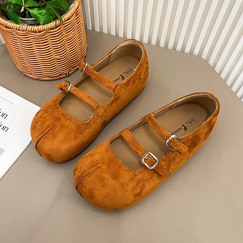 Inner heightening retro matte split-toed Mary Jane shoes double buckle Birkenstocks Mori soft-soled shallow-mouth single shoes women