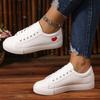 Маленькие белые туфли женские 2025 новые мягкая подошва нескользящие для бега студенческие повседневные под все на плоской подошве базовые студенческие женские кеды