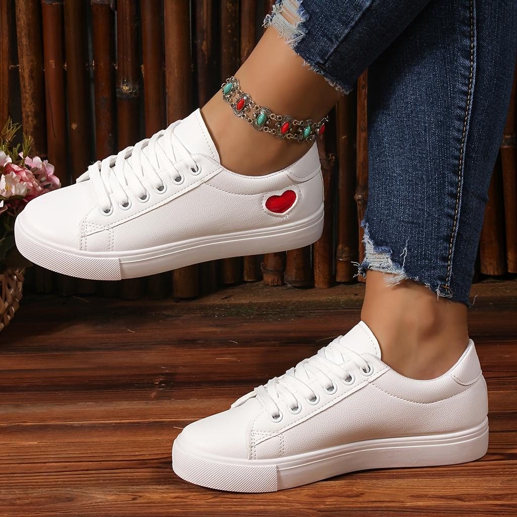 Маленькие белые туфли женские 2025 новые мягкая подошва нескользящие для бега студенческие повседневные под все на плоской подошве базовые студенческие женские кеды