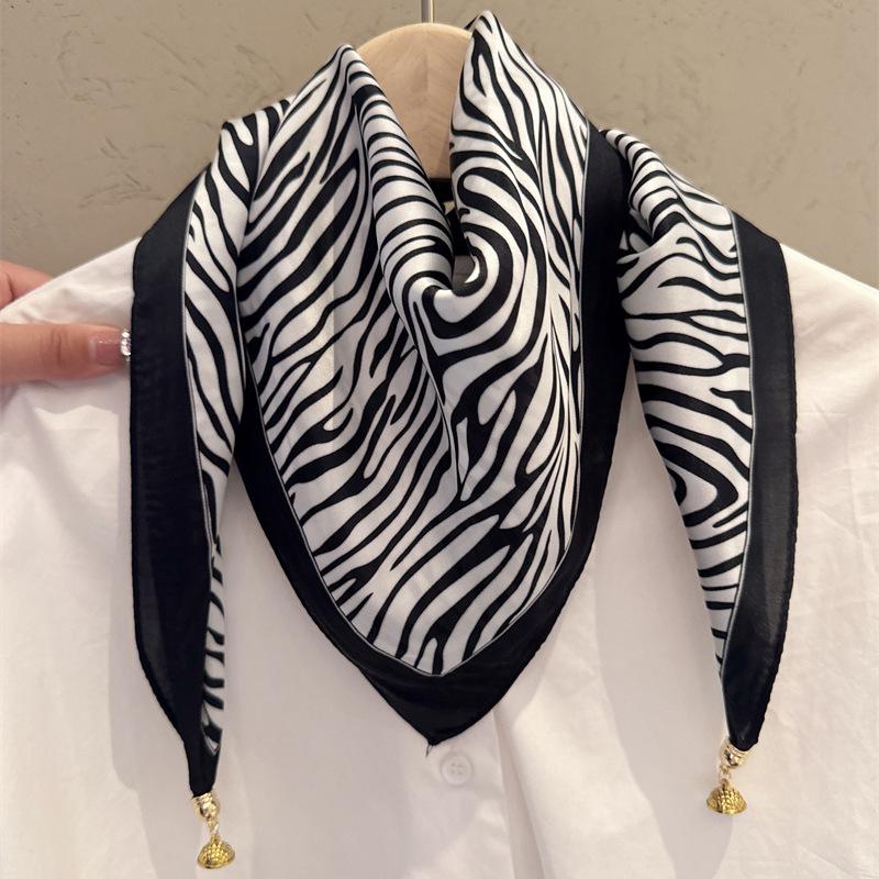 Magnetic Buckle Silk Neck Scarf: Triangle Design for Women, 70x70cm, Lightweight Spring/Summer/Autumn Accessory