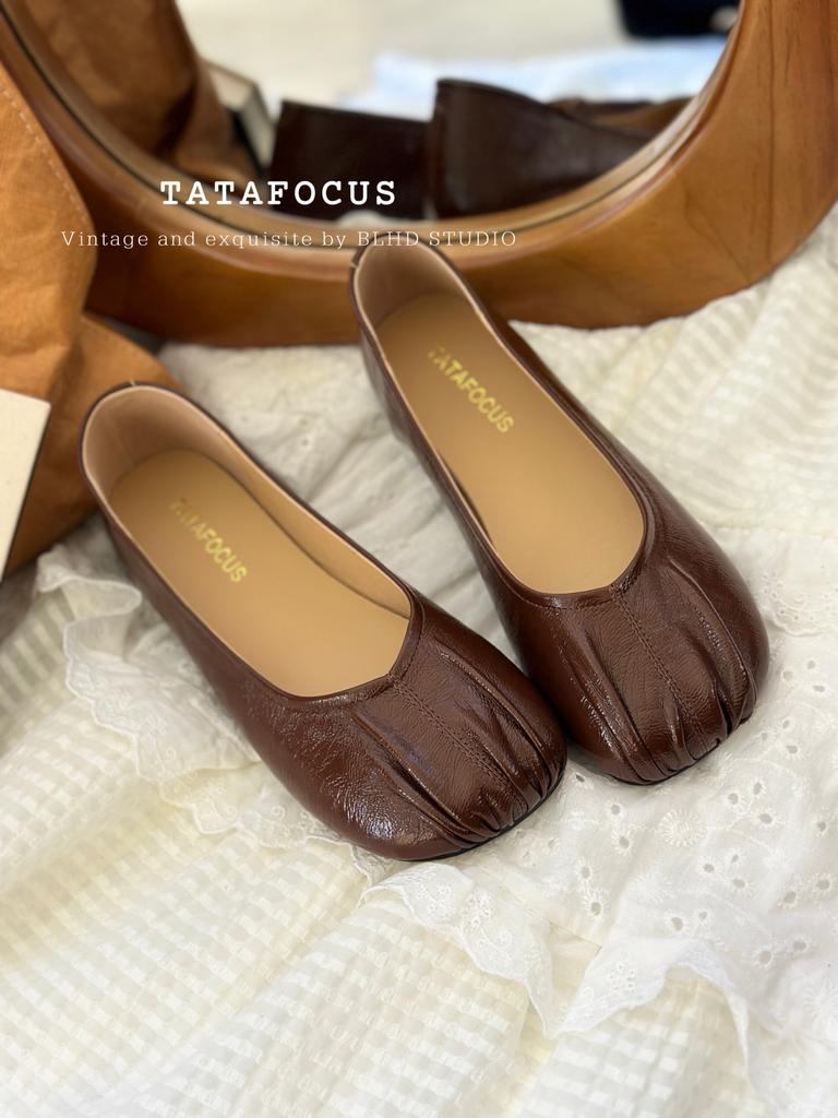 Retro Pleated Flat-soled Doudou Shoes Women's 2025 Spring New One-pedal Soft-soled Grandma Shoes Shallow Mouth with Skirt Single Shoes