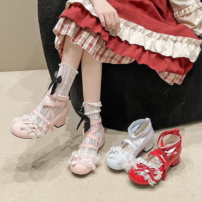 Маленькие кожаные туфли бант милые туфли Мэри Джейн 2025 новые лоли женщины сладкий кружевной край толстый каблук пряжка кожаные туфли