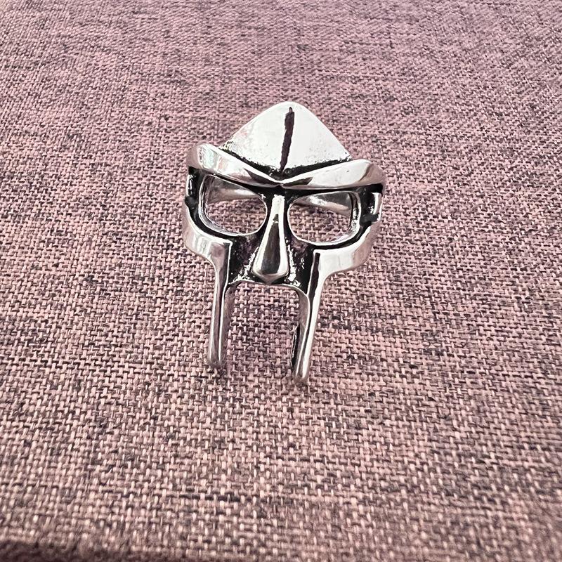 Кольцо Dark Series Retro Skull Five-Claw Ring - крутой аксессуар в стиле хип-хоп и уличный стиль