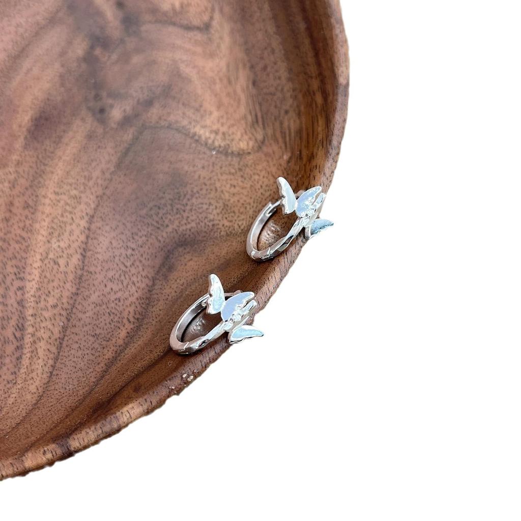 Элегантные серьги-кольца с бабочками 2024 для женщин – Высококлассный, трендовый дизайн