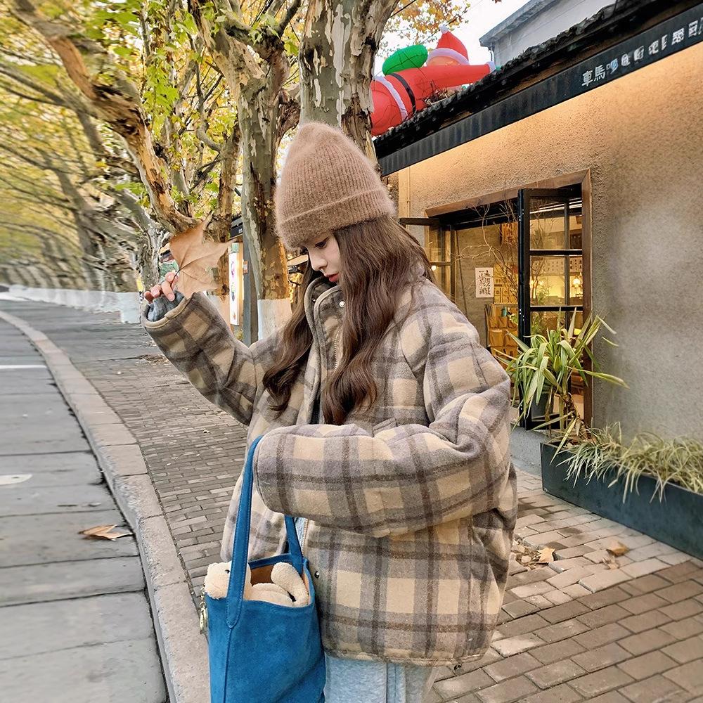 Ретро клетчатое короткое пуховое хлопковое пальто для женщин Зимнее новое утолщенное короткое дутое пальто Хлопковое пальто