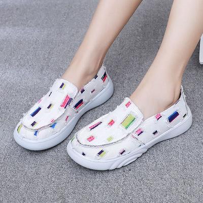 Новые женские туфли из ткани, сезонные туфли на плоской подошве, повседневные кроссовки, модные цветные туфли с кисточками из парусины, туфли на мягкой подошве, лоферы на платформе