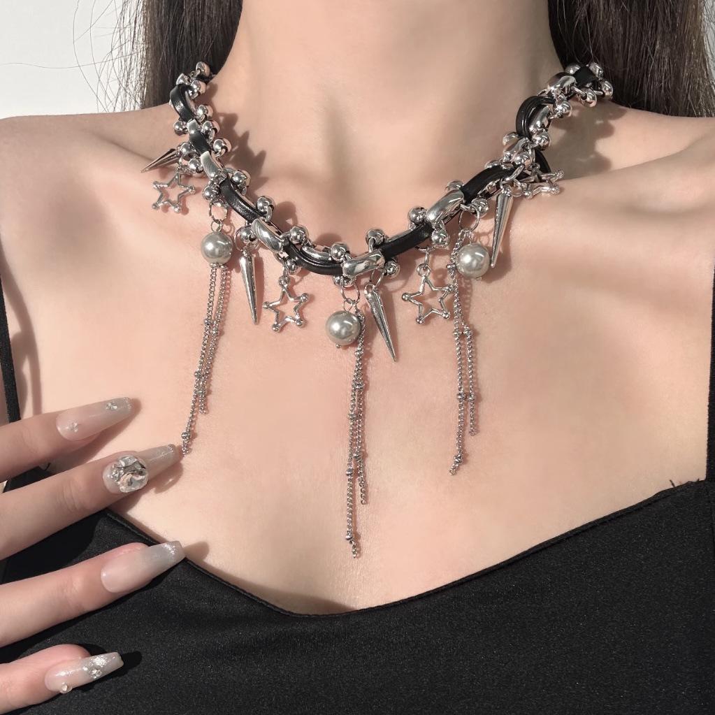 Ожерелье с черным бисерным крестом в готическом стиле Y2K и аксессуар к толстовке для крутой девушки