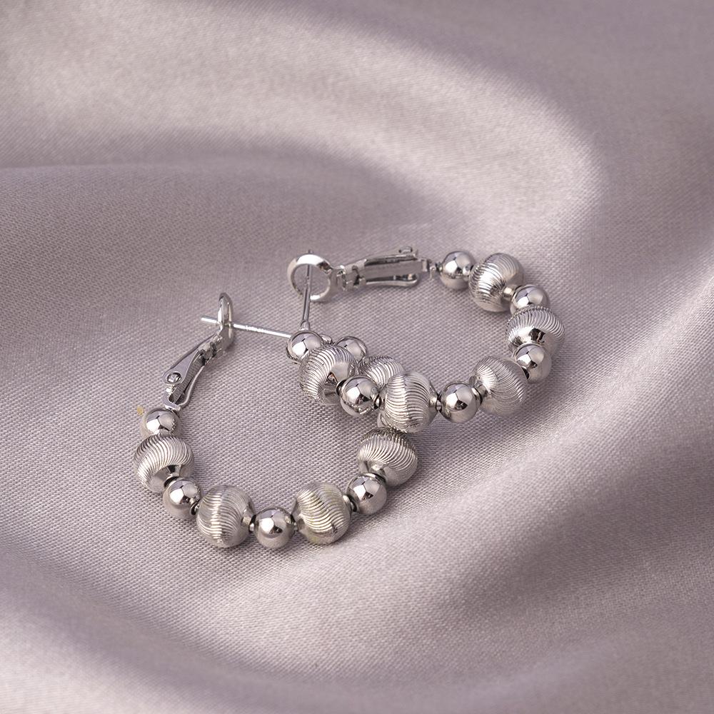 Серьги-иглы из серебра 925 пробы: Легкая роскошь, высококлассные пусеты и универсальный нишевый дизайн в виде колец для работы и стиля