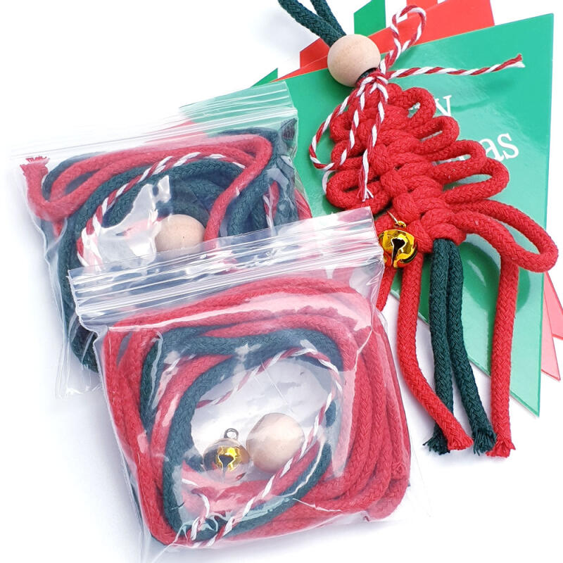 Набор аксессуаров для брелока «Рождественская елка» из макраме своими руками