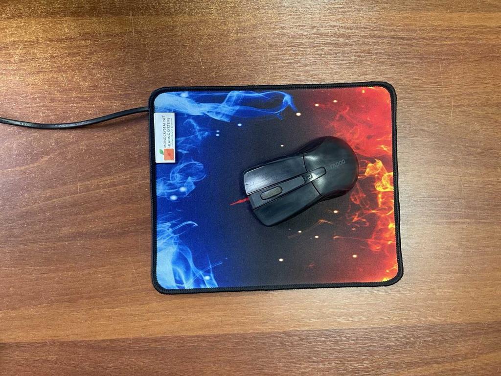 Electrically Heated Mouse Pad Monocrystal