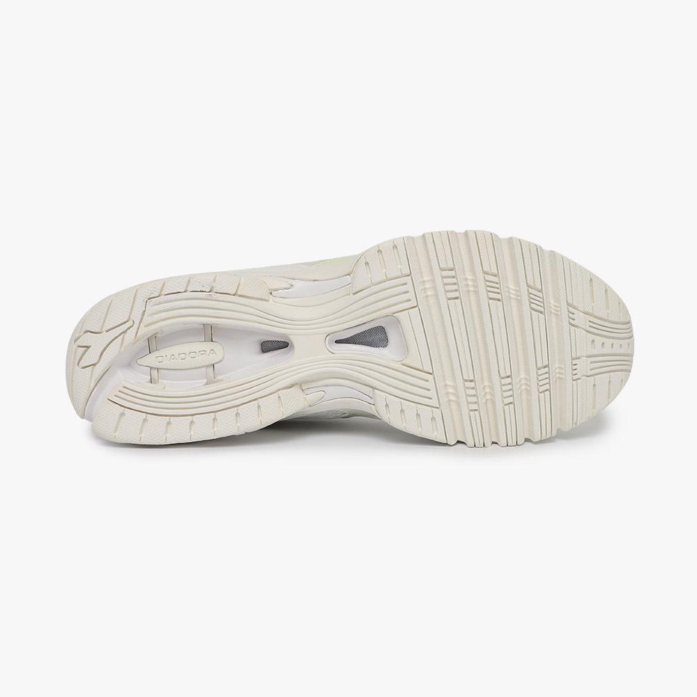 Diadora Mythos Propulsion 280 Scarab White