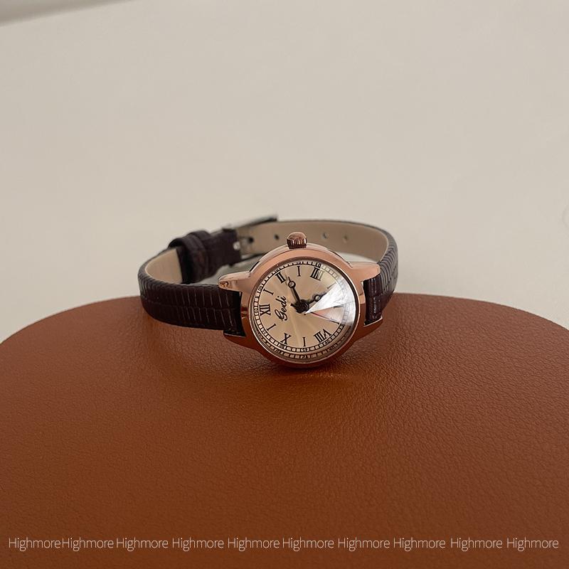 New Small And Exquisite Retro Women'S Watch, With A Light Luxury And High-End Feel, Small Dial Design, Student Quartz Watch.