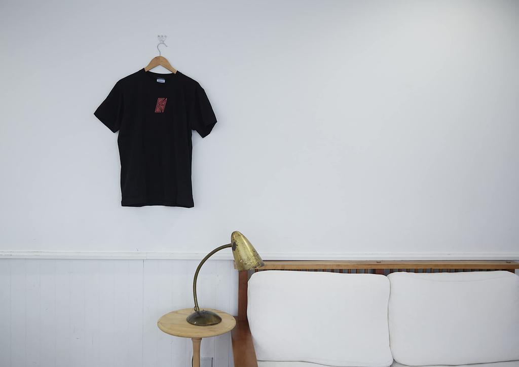 TAMA Дизайн товарного знака Футболка с коротким рукавом черная TAMT006L "T" [Размер L]