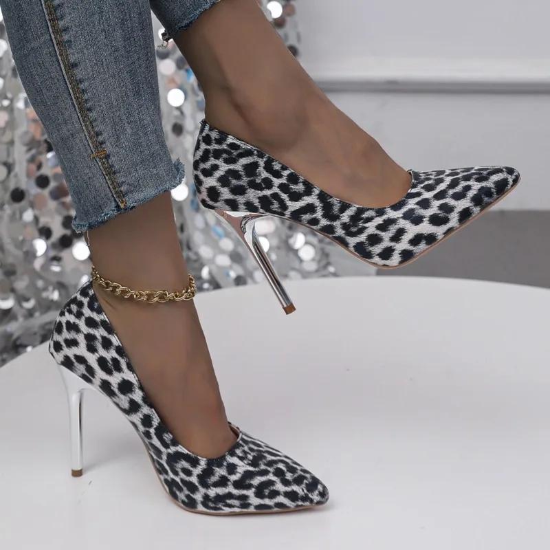 Туфли на высоком каблуке 2024 года, новые женские туфли из искусственной кожи, повседневные офисные туфли без застежек на шпильках, модные туфли с острым носком для ночного клуба с леопардовым принтом, танцевальная обувь