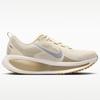 Nike Men's Vomero 18 ESS Running Shoes