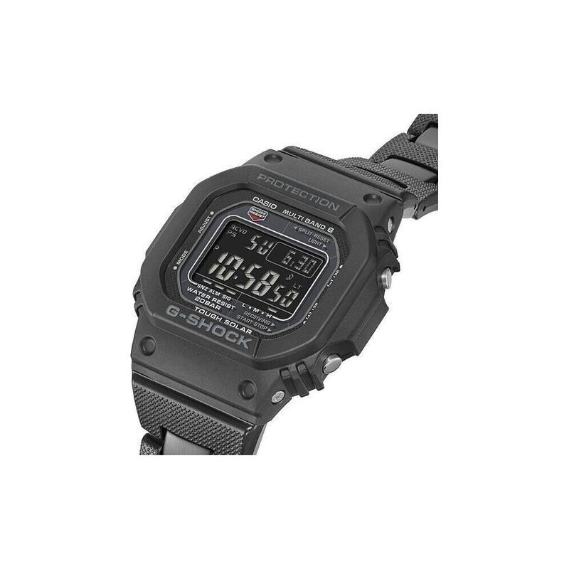 Casio Серия DIGITAL - Квадратный Классический Дизайн Водонепроницаемые и Ударопрочные Солнечные Спортивные Часы Кварцевый Механизм Ремешок из Смолы Японские и GW-M5610UBC-1JF