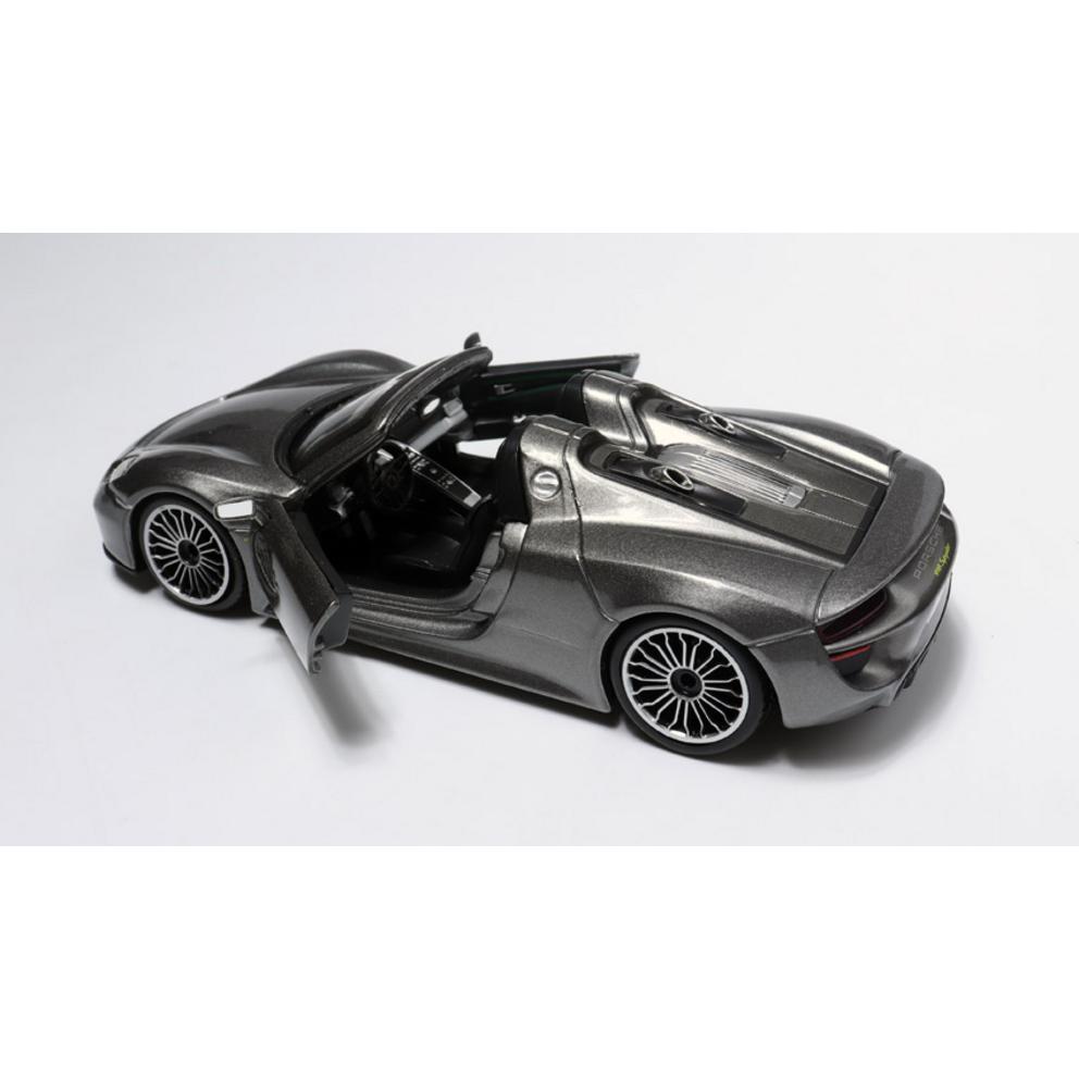 Bburago 1:24 Porsche 918 Spyder Diecast Model Car - Grey