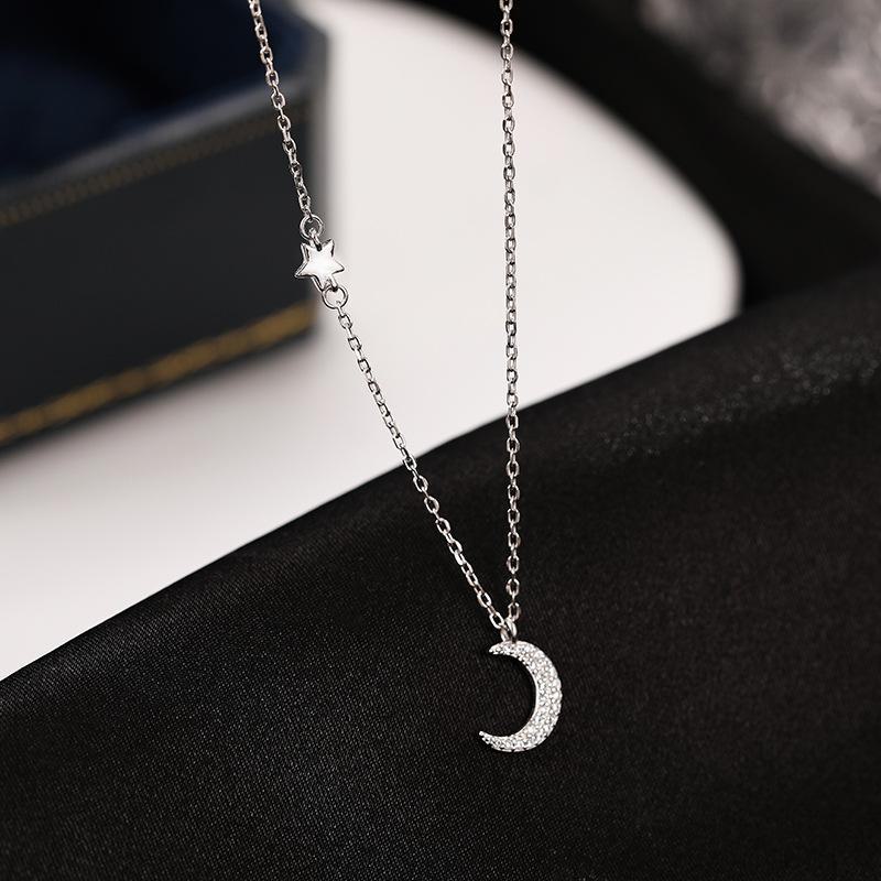 Banyan Tree S925 Silver Star & Moon Clavicle Necklace - Korean Niche Design with Diamond Accent