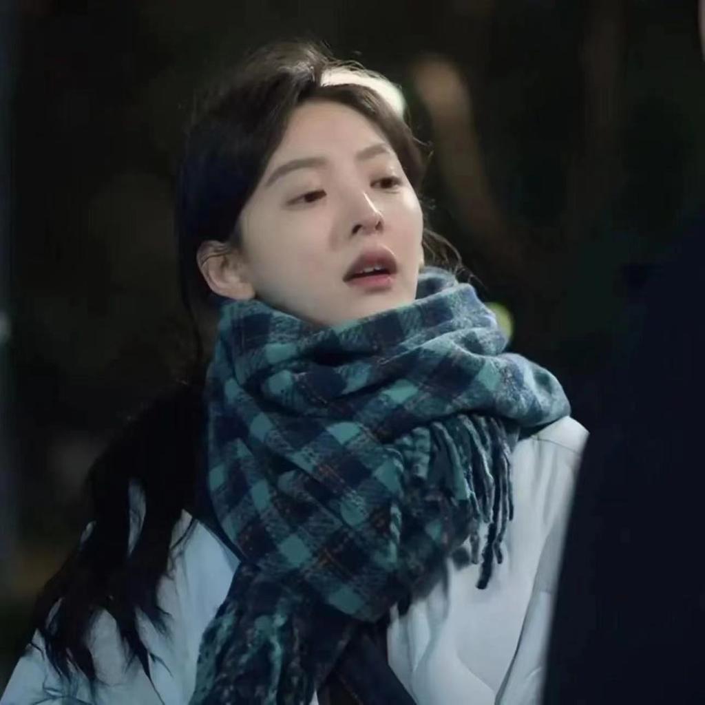 Zhang Ruonan Dark Green Plaid Scarf Women's Winter Warm Versatile Thickened Warm Shawl Dual-purpose Scarf