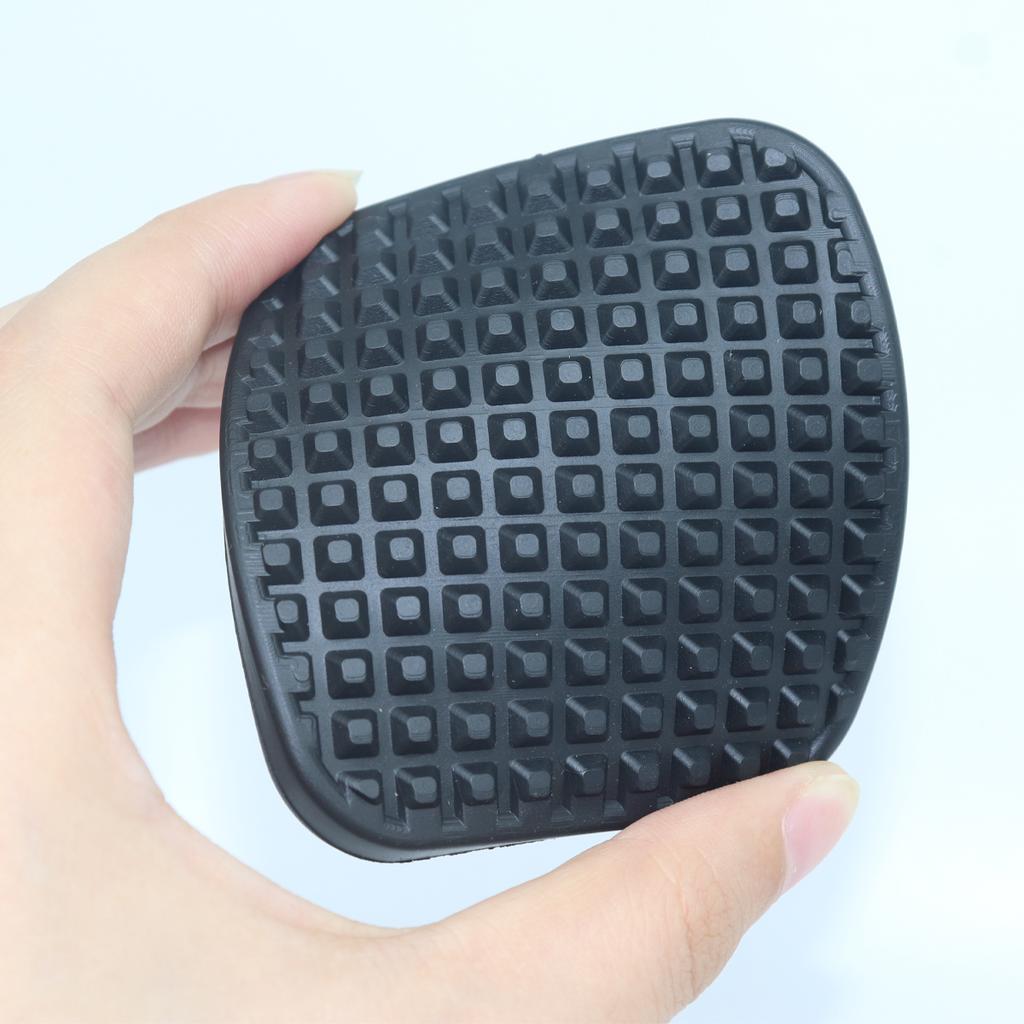 2pcs For Iveco Daily III IV V 2006 2007 2008 2009 2010 2011 2012 2013 2014 Clutch Brake Pedal Cover Rubber 500342221