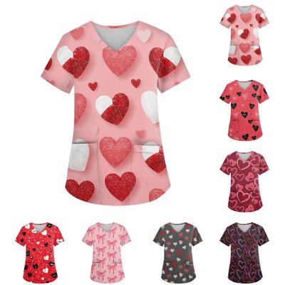 Женский топ с V-образным вырезом, принтом ко Дню святого Валентина, короткими рукавами, карманами и боковыми разрезами, подходит для лиц, осуществляющих уход.