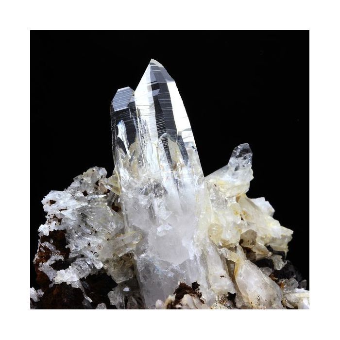 Pierres et Minéraux. Quartz Muzo. 220.9 ct. Vaulnaveys, Isère, France.