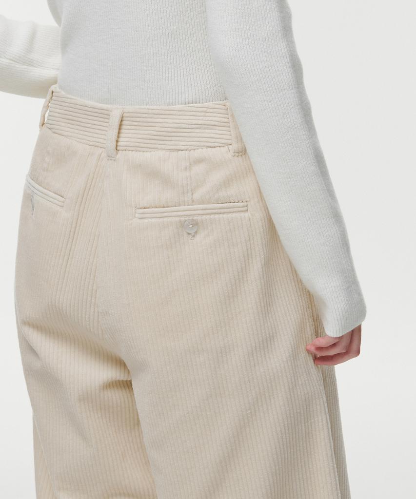 MUSINSA STANDARD WOMAN Женские вельветовые брюки с одним защипом, широкие [Кремовый]