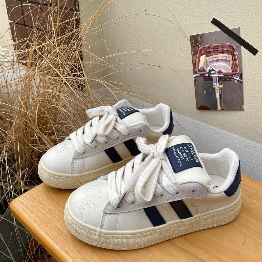 Женская обувь 2025 Весна Новые кроссовки на платформе Дышащая белая обувь Удобные повседневные балетки Нескользящая вулканизированная обувь