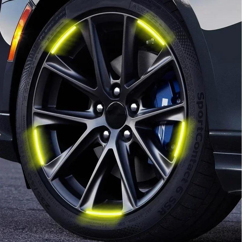 EJG4 Car Wheel Fluorescent Sticker Hub Sticker Reflective Warning for Mercedes Benz B/C/E/S Class A Class C200L GLC GLK New CLA GLA