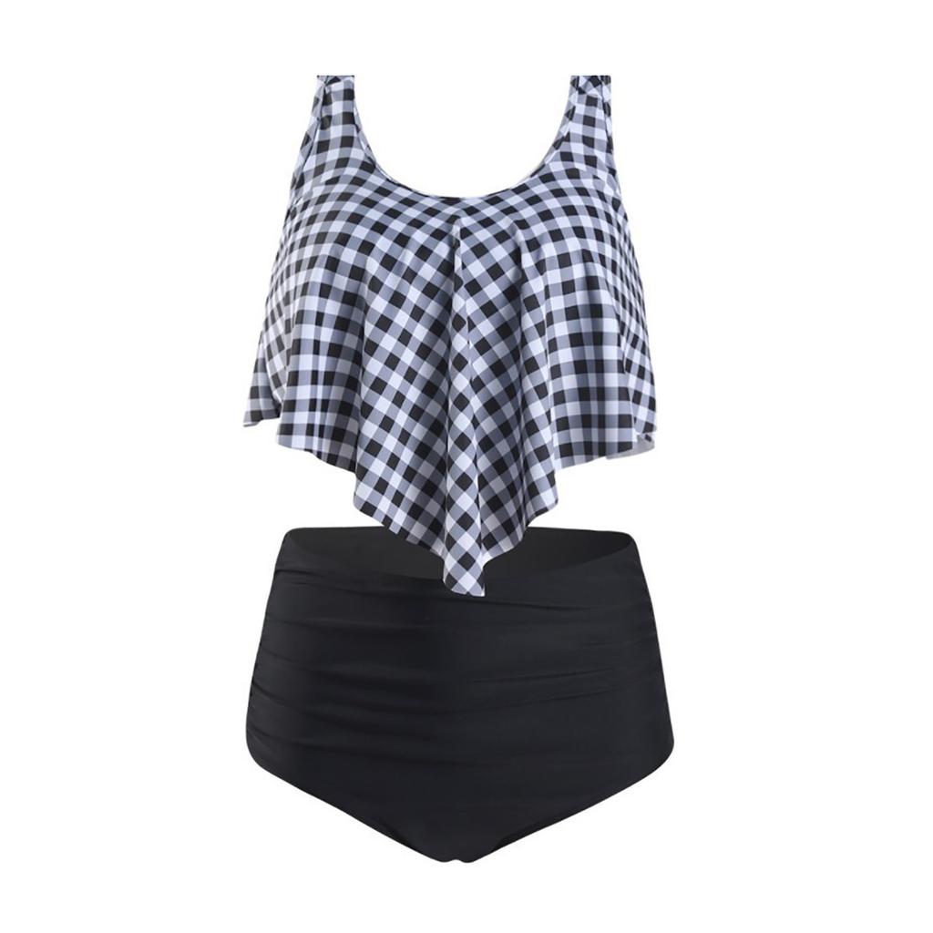 Бикини с рюшами и принтом закрывает живот и демонстрирует тонкий разделенный купальник для женщин