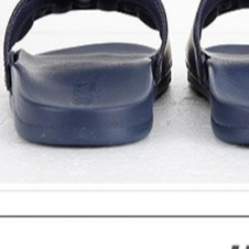 Adidas Спортивные тапочки Adilette Comfort H03616