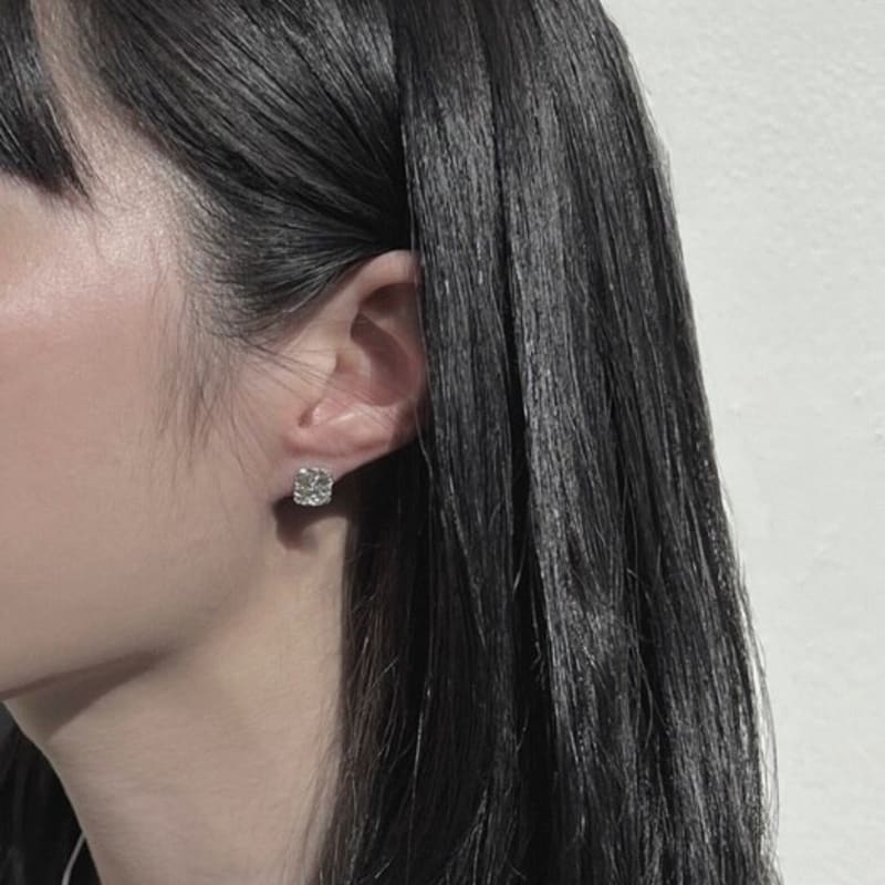 LAPEEZ Square Texture Earring