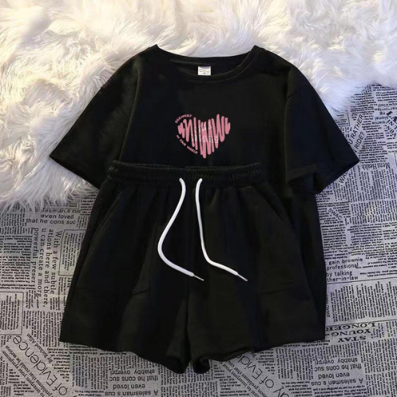 Женский модный летний спортивный костюм из двух частей - футболка с коротким рукавом свободного кроя и шорты для повседневной носки