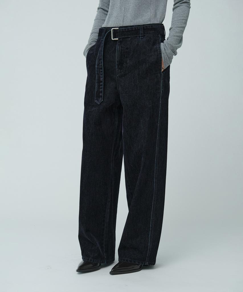 MUSEE Vitesse Curved Semi-Wide Buckle-Belted Denim Pants_Navy